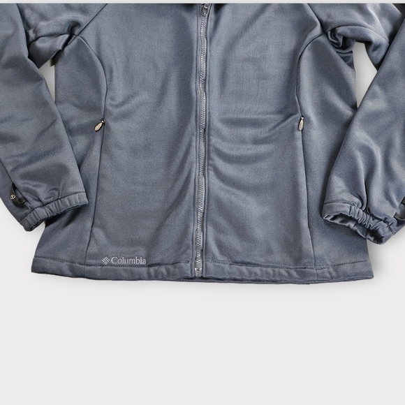 Columbia Interchange Base Layer  with Faux Fur Collar - Picture 9 of 16